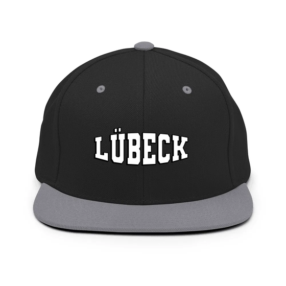 Lübeck Cap mit Varsity1-Design (Schwarz/ Silber)