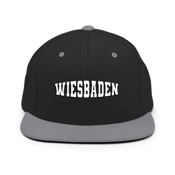 Wiesbaden Cap mit Varsity1-Design (Schwarz/ Silber)